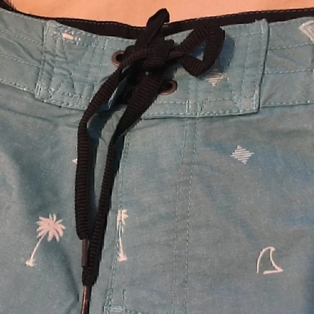 Body Glove men’s size 34 swim trunks
